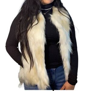 Forever 21 Contemporary Neutral Faux Fur Vest BRAND NEW!